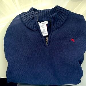 Tommy Bahama sweater for boys with zipper. Very good condition. Worn once.